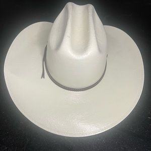 Summit Straw Cowboy Hat. Leather Band. Sz 7. Brim 4”